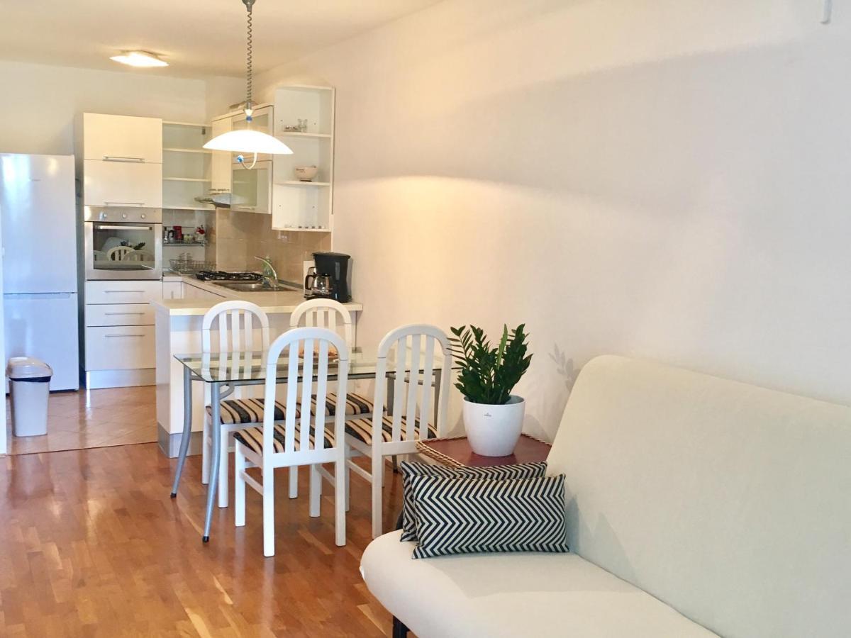 Beach Apartment Summertime สปลิท ภายนอก รูปภาพ